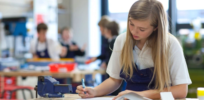 language learning in vocational courses_girl studying in training room