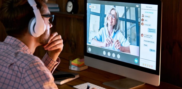 College-student-video-conferencing-with-teacher